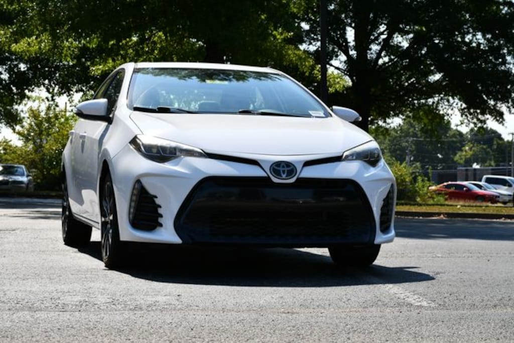Used 2017 Toyota Corolla SE Sedan