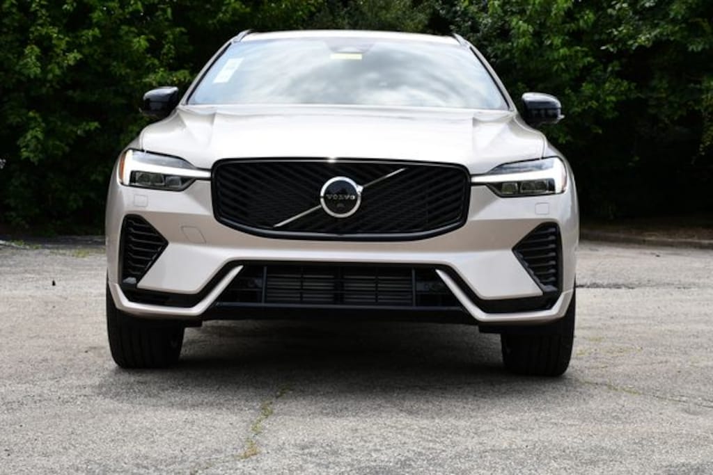 New 2026 Volvo XC60 plug-in hybrid T8 Plus SUV
