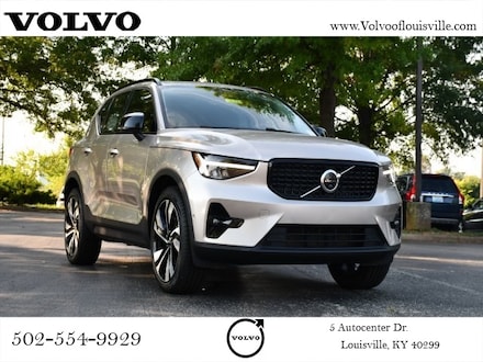 2023 Volvo XC40 B5 AWD Plus Dark SUV
