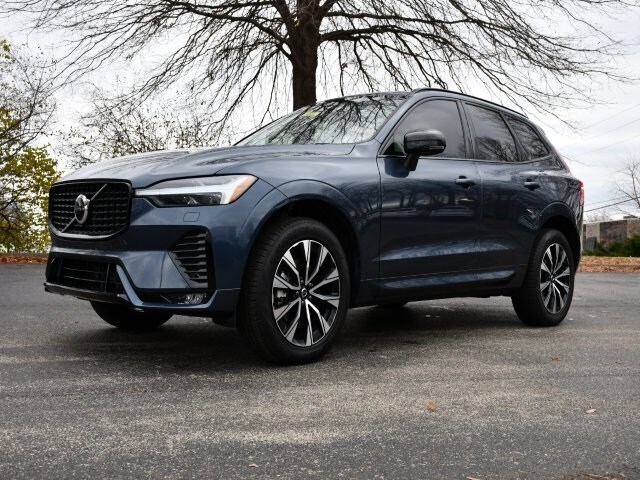 2024 Volvo XC60 B5 Core photo 2