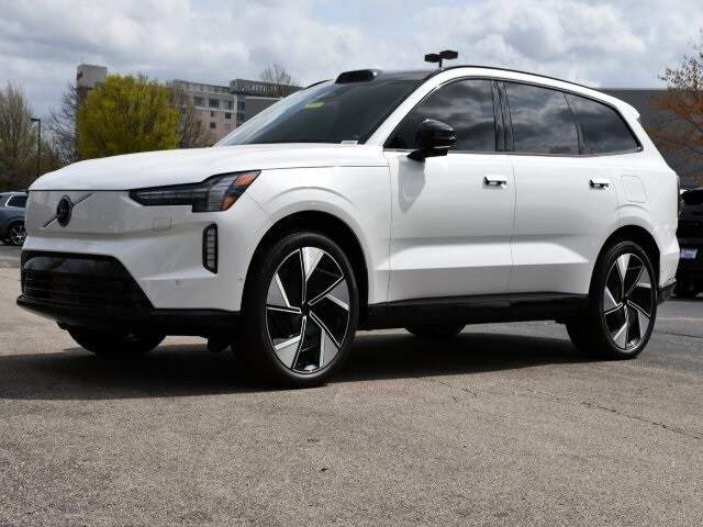 2025 Volvo EX90 Twin Motor Performance Plus photo 3