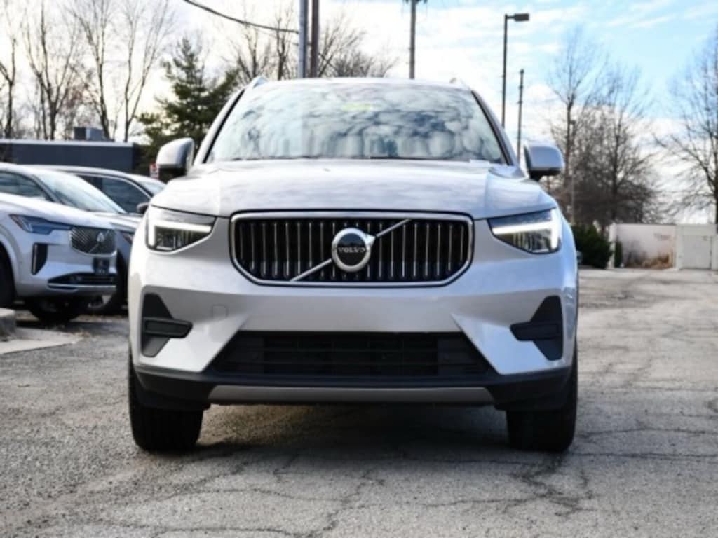 Certified 2025 Volvo XC40 B5 Core Bright Theme SUV