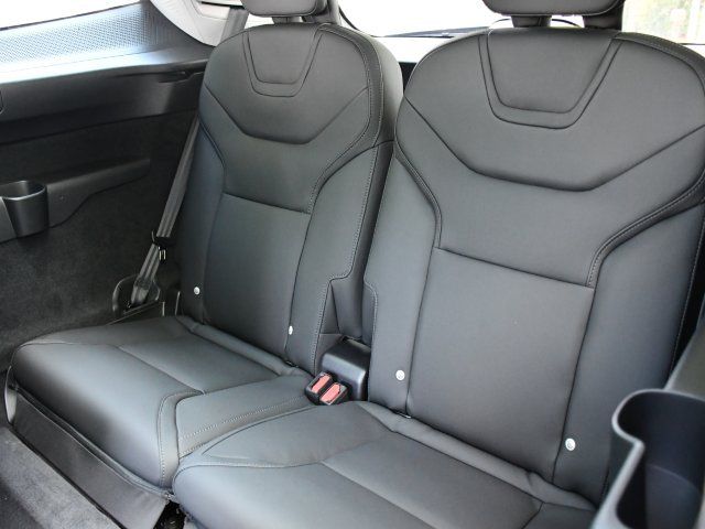 2025 Volvo EX90 Ultra - Photo 16