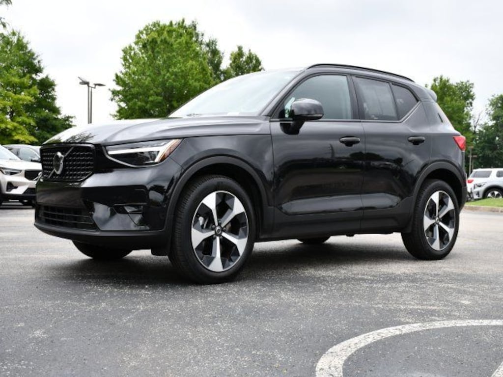 Used 2026 Volvo XC40 B5 Plus SUV