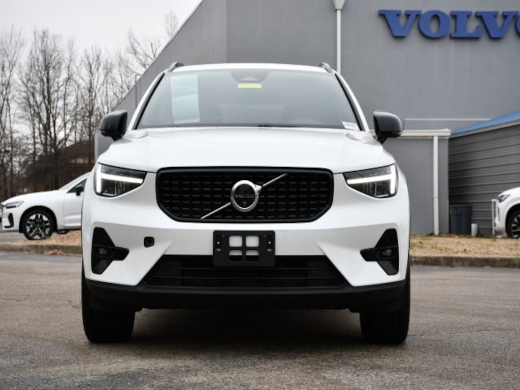 Certified 2025 Volvo XC40 B5 Plus Dark Theme SUV
