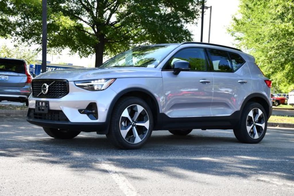 Certified 2026 Volvo XC40 B5 Plus SUV