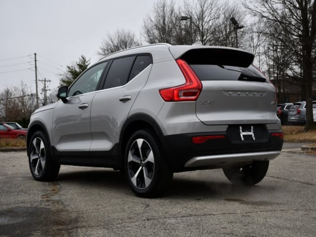 Certified 2025 Volvo XC40 B5 Plus Bright Theme SUV