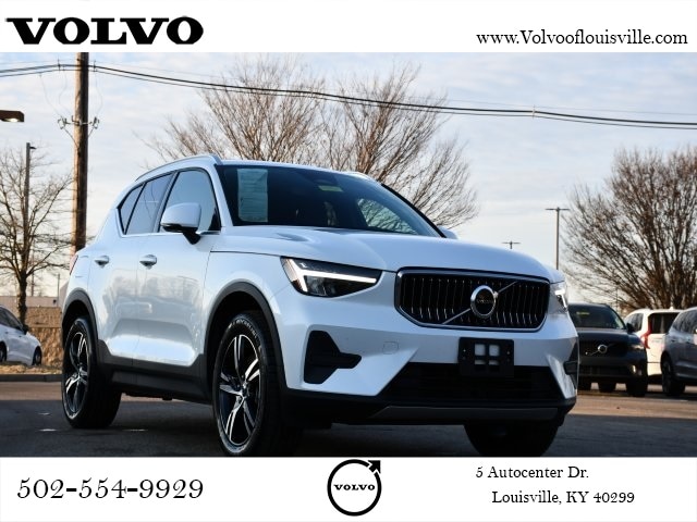 2025 Volvo XC40 Core