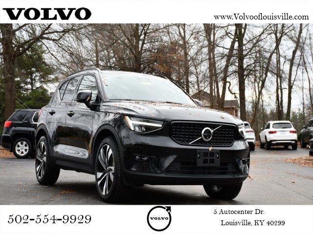 2025 Volvo XC40 Plus's photo