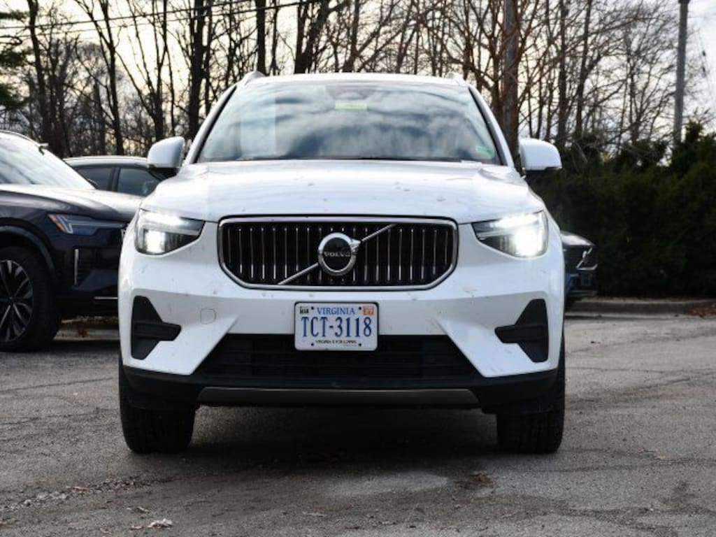 Certified 2025 Volvo XC40 B5 Core Bright Theme SUV