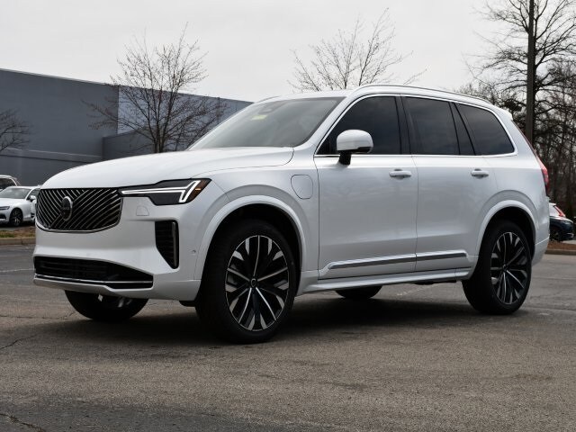 2025 Volvo XC90 T8 Plus photo 3