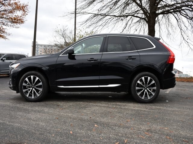 2023 Volvo XC60 B5 Plus photo 3