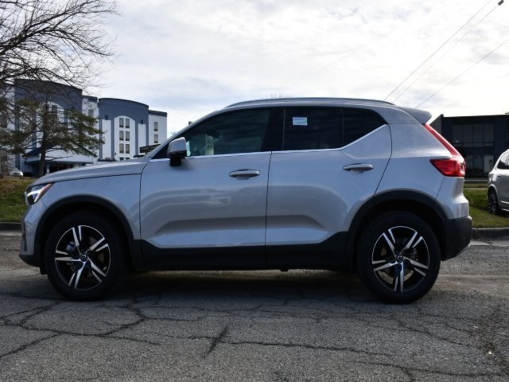 Certified 2025 Volvo XC40 B5 Core Bright Theme SUV