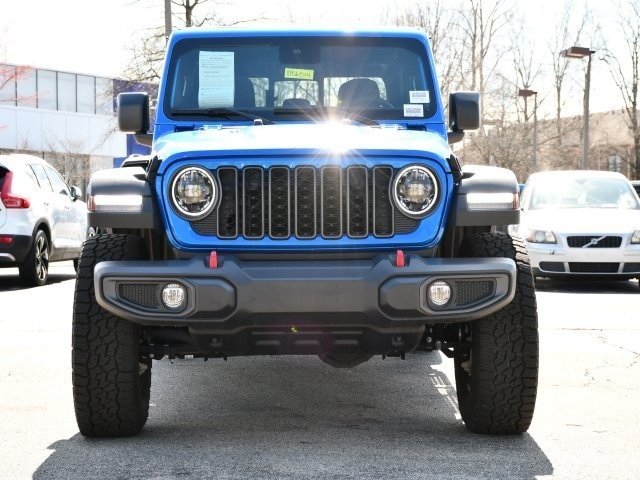 Used 2024 Jeep Gladiator Rubicon with VIN 1C6JJTBG4RL106144 for sale in Louisville, KY