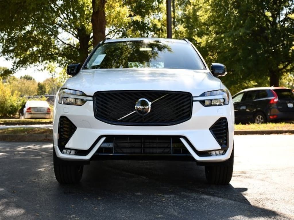 New 2026 Volvo XC60 B5 Plus SUV