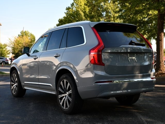 2025 Volvo XC90 B5 Core photo 3