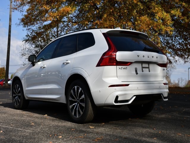 2025 Volvo XC60 B5 Plus photo 4