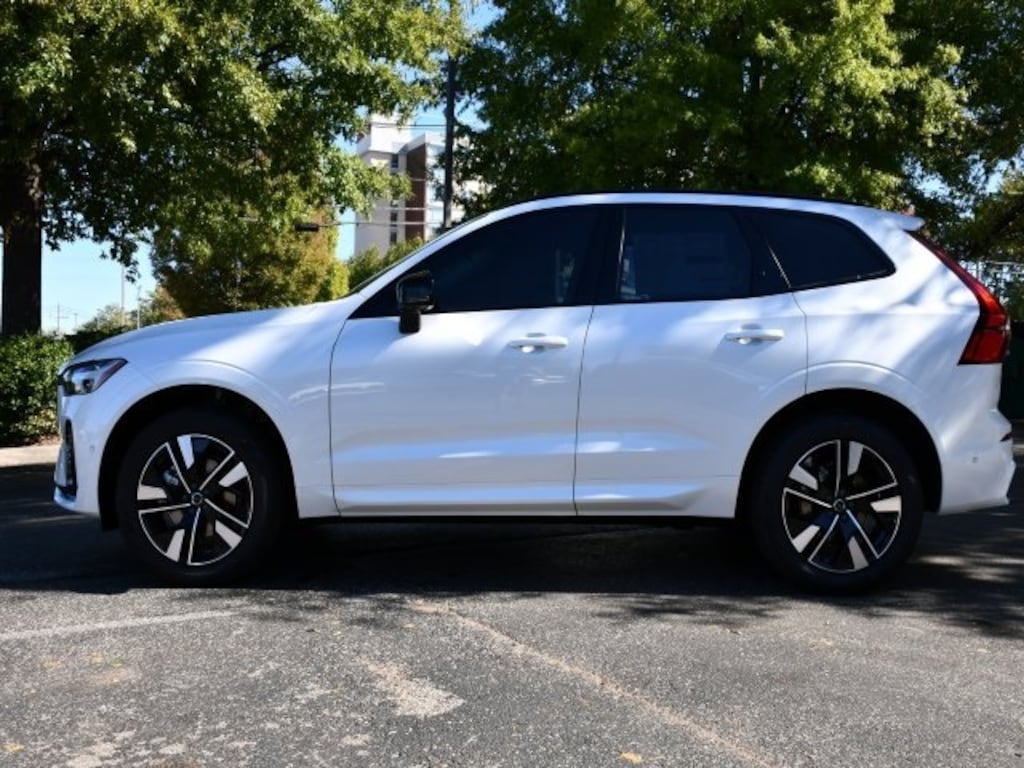 New 2026 Volvo XC60 B5 Plus SUV