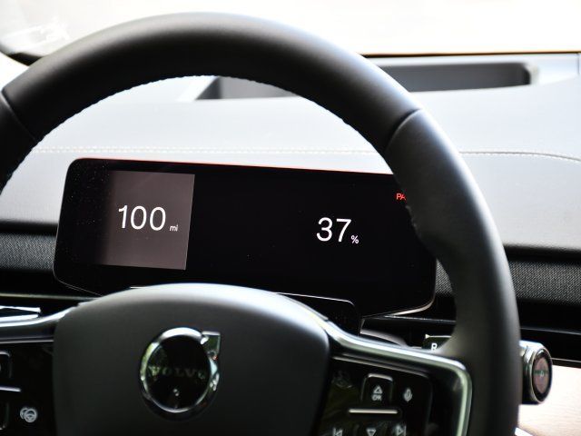 2025 Volvo EX90 Ultra - Photo 22