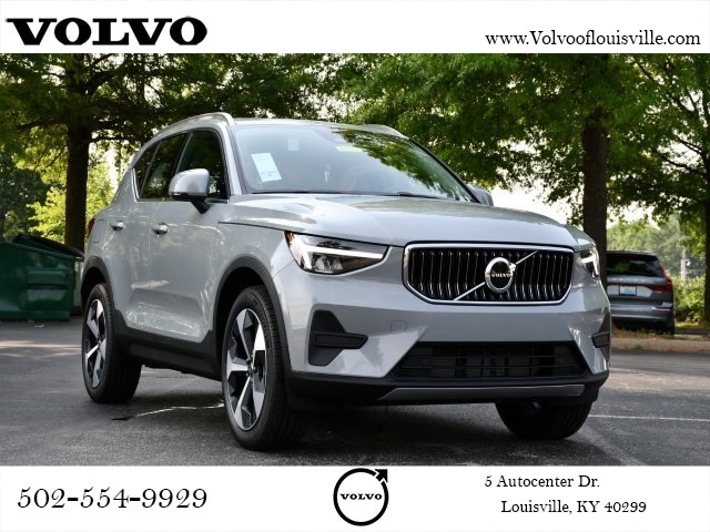 2025 Volvo XC40 B5 Core Bright Theme