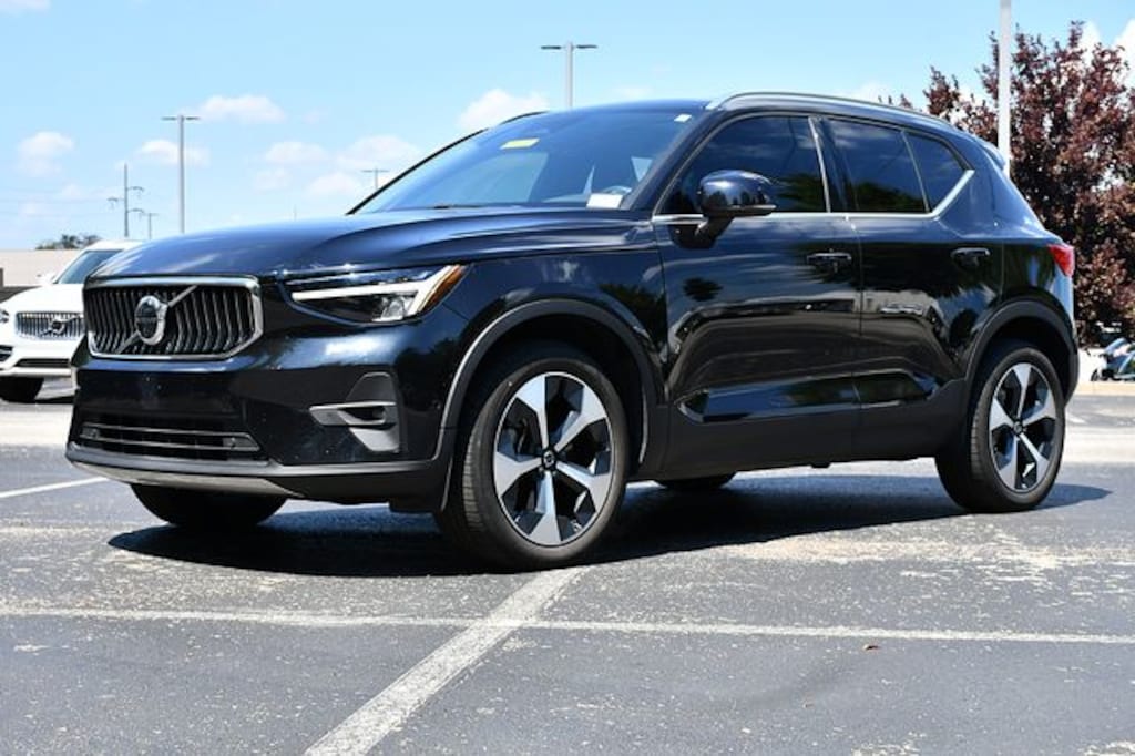 Certified 2023 Volvo XC40 B5 AWD Plus Bright SUV