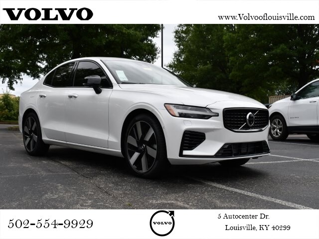 2024 Volvo S60 plug-in hybrid T8 Plus Dark Sedan