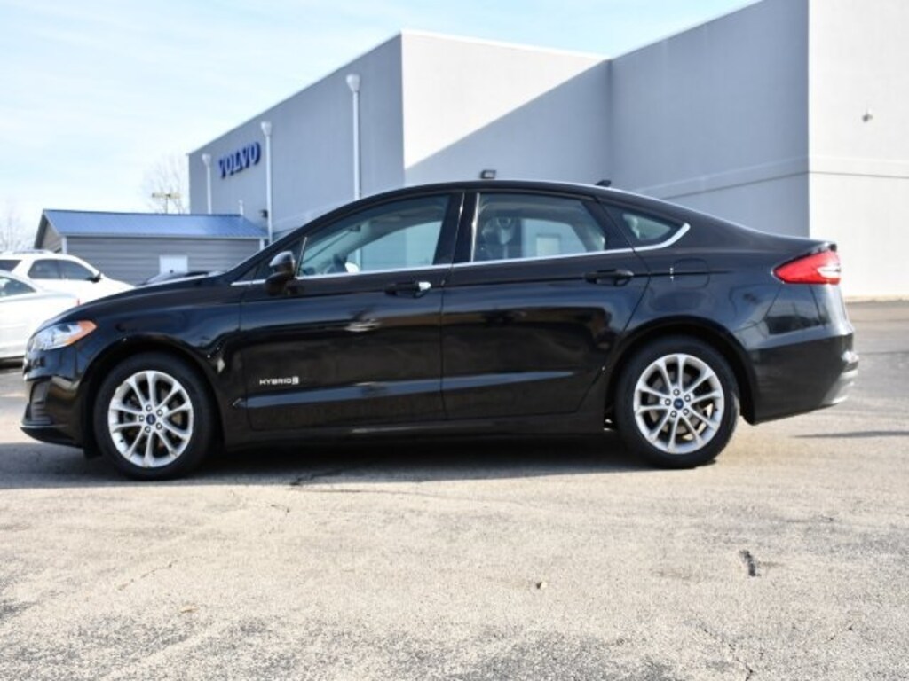Used 2019 Ford Fusion Hybrid SE Sedan
