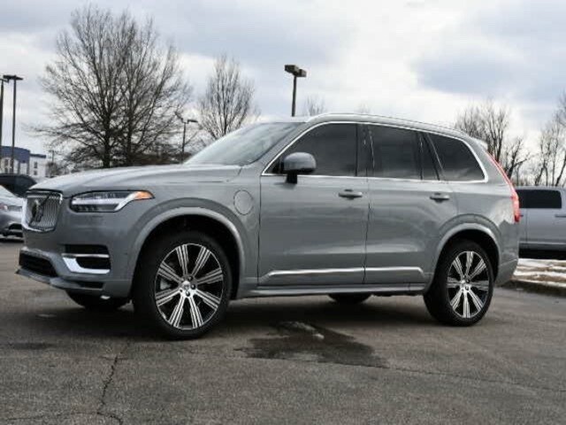 2025 Volvo XC90 T8 Plus photo 3