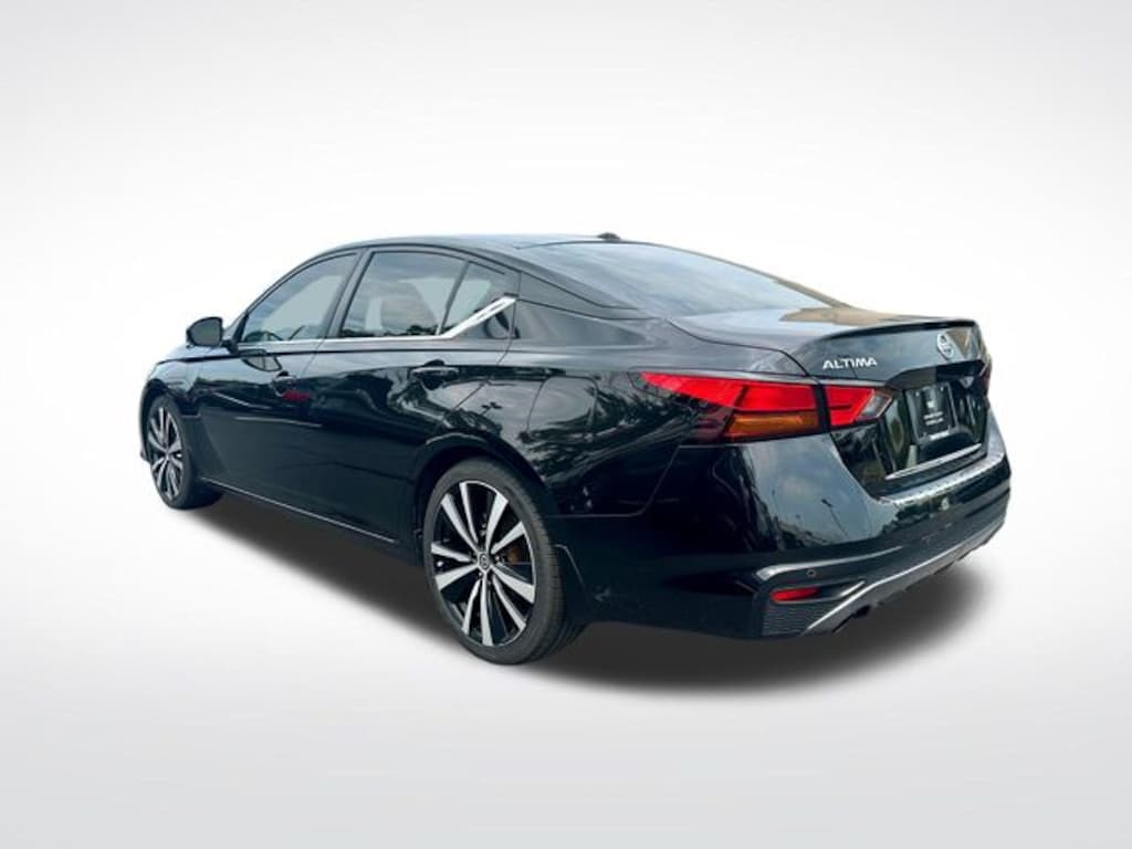 Used 2021 Nissan Altima 2.5 SR Sedan