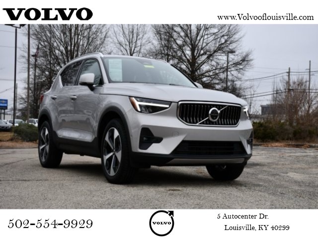 2023 Volvo XC40 Plus's photo