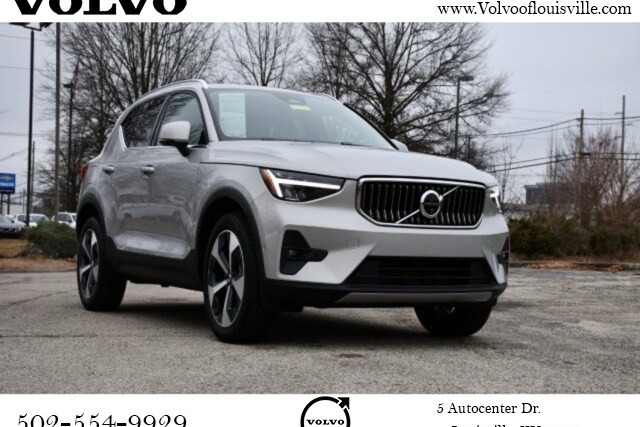 2023 Volvo XC40 B5 AWD Plus Bright SUV