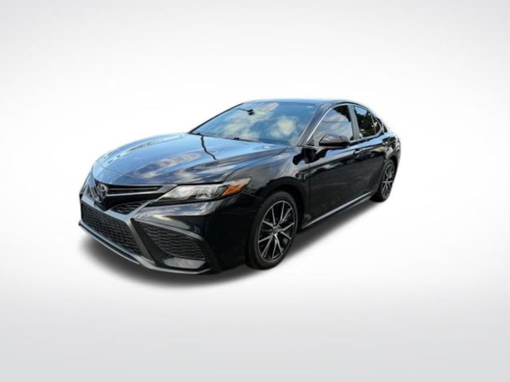 Used 2021 Toyota Camry SE Sedan