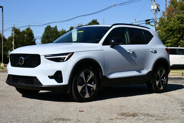 Certified 2026 Volvo XC40 B5 Plus SUV