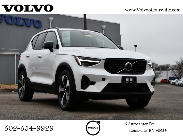 2025 Volvo XC40 Plus's photo