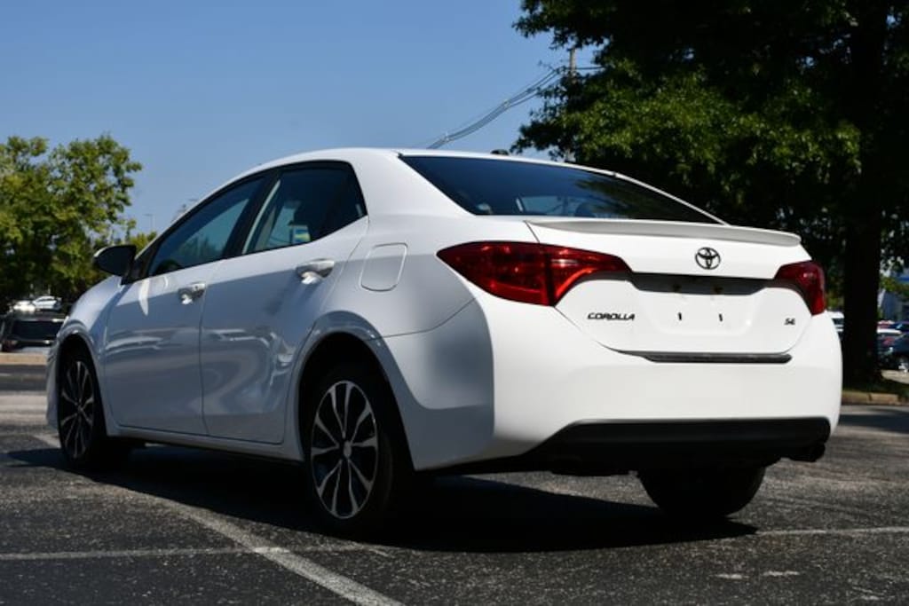 Used 2017 Toyota Corolla SE Sedan