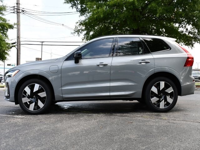 2025 Volvo XC60 T8 Plus photo 4