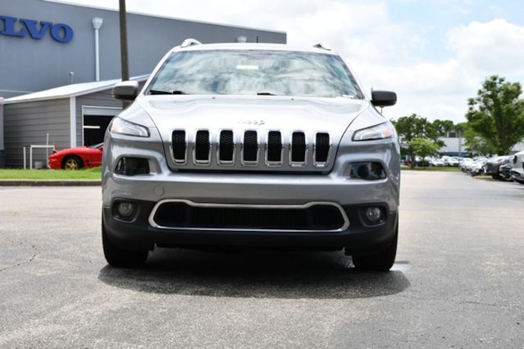 Used 2017 Jeep Cherokee Limited FWD SUV
