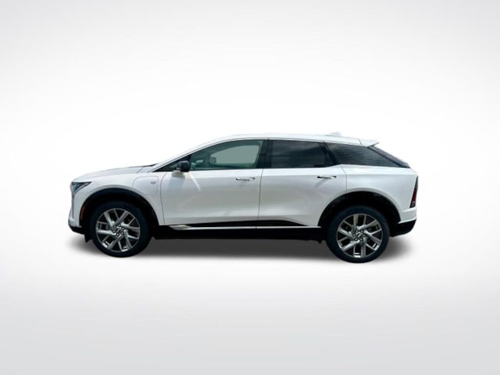 Used 2025 CADILLAC OPTIQ Luxury w/1SE SUV