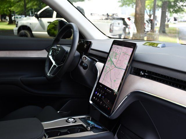 2025 Volvo EX90 Ultra - Photo 28