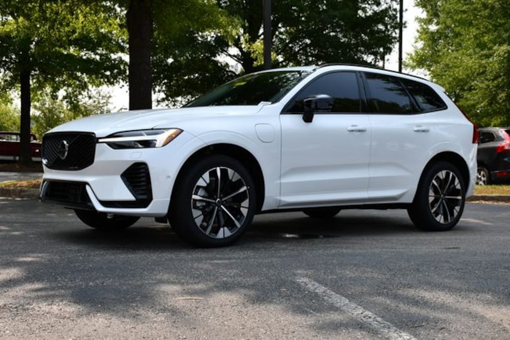 New 2026 Volvo XC60 plug-in hybrid T8 Plus SUV
