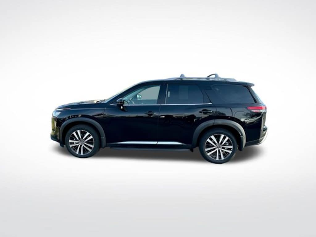 Used 2024 Nissan Pathfinder Platinum SUV