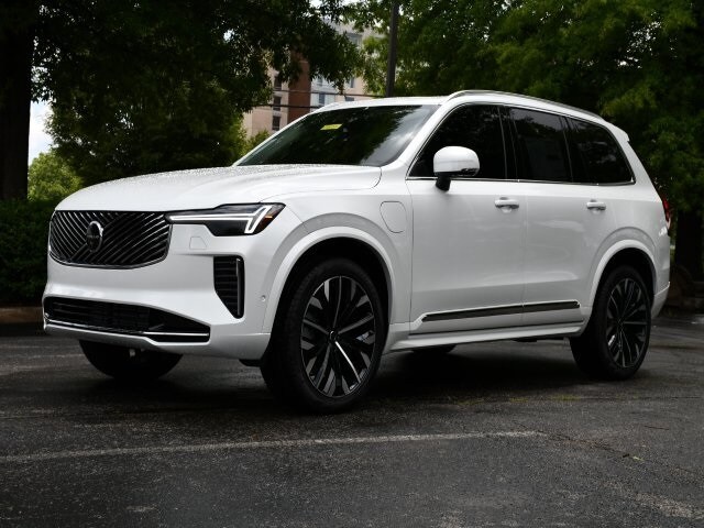 2025 Volvo XC90 T8 Plus photo 3