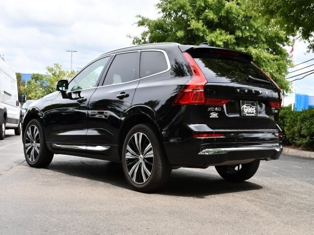 2022 Volvo XC60 B5 Inscription photo 3