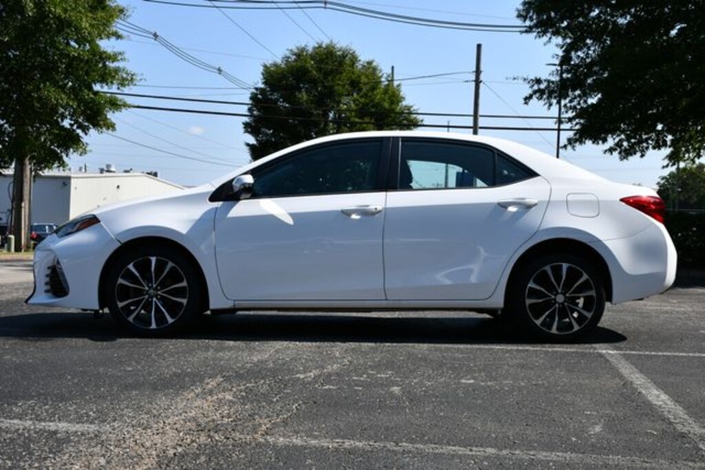 Used 2017 Toyota Corolla SE Sedan