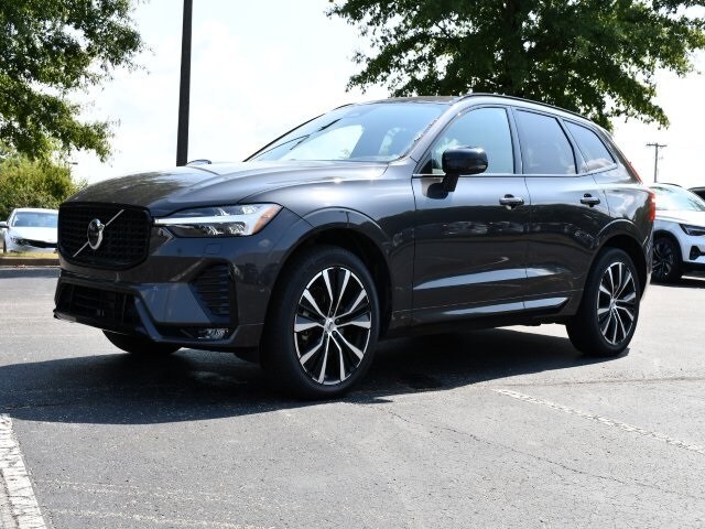 2024 Volvo XC60 B5 Plus photo 2