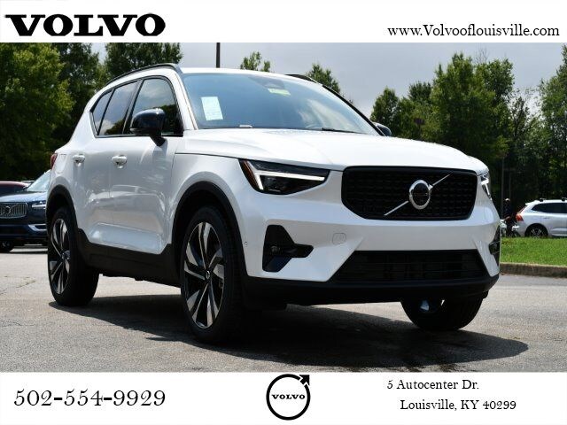 2025 Volvo XC40 B5 Plus Dark Theme AWD SUV