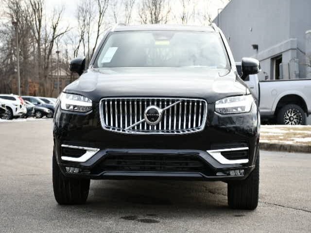 2025 Volvo XC90 Plus photo 2