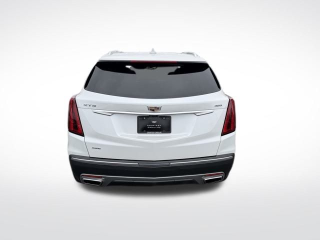 2022 Cadillac XT5 Premium Luxury photo 3