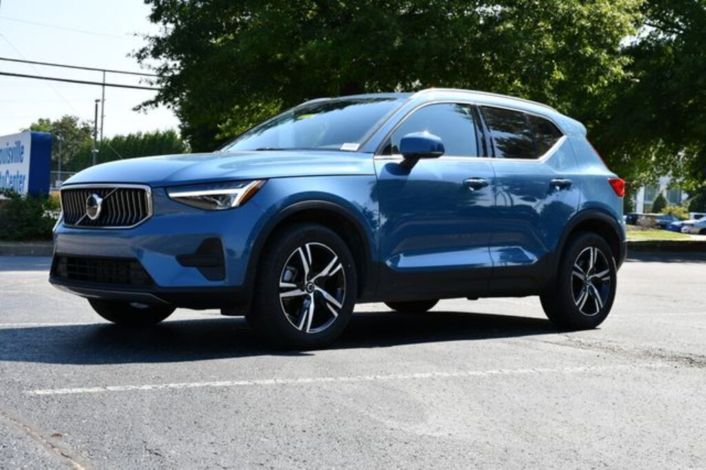 Certified 2024 Volvo XC40 B5 Core SUV