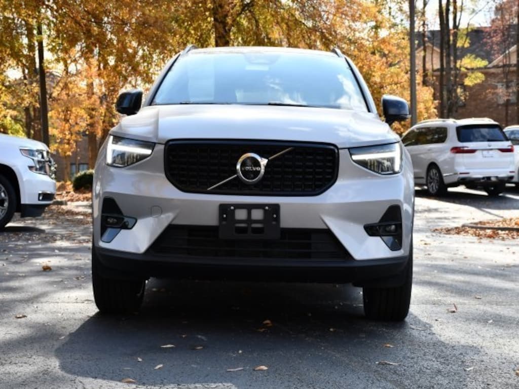 Used 2025 Volvo XC40 B5 Plus Dark Theme SUV